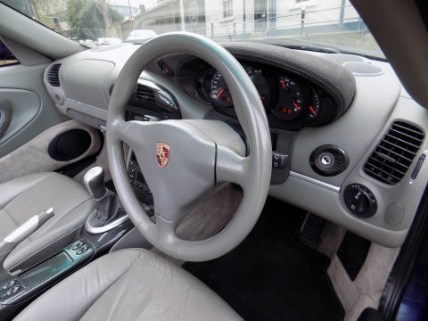 Porsche 911 CARRERA 2 CONVERTIBLE 68