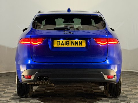 Jaguar F-Pace R-SPORT AWD 7
