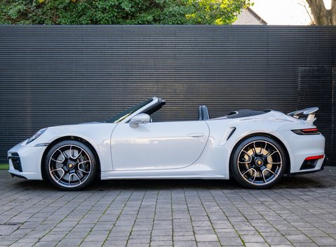 Porsche 911 Turbo S Cabriolet (992) 3