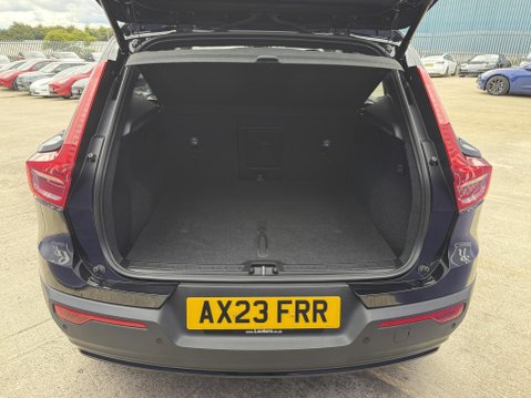 Volvo XC40 2.0 B4 MHEV Plus Dark SUV 5dr Petrol Hybrid DCT Auto Euro 6 (s/s) (197 ps) 20