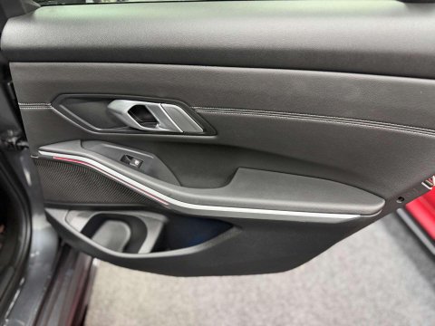 BMW 3 Series 2.0 330e 12kWh M Sport Saloon 4dr Petrol Plug-in Hybrid Auto Euro 6 (s/s) ( 54