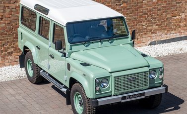 Land Rover Defender 110 Heritage Station Wagon 8