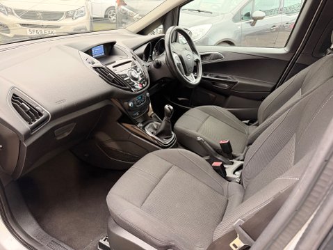 Ford B-Max TITANIUM 11