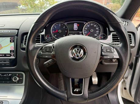 Volkswagen Touareg 3.0 TDI V6 BlueMotion Tech R-Line Tiptronic 4WD Euro 6 (s/s) 5dr 21
