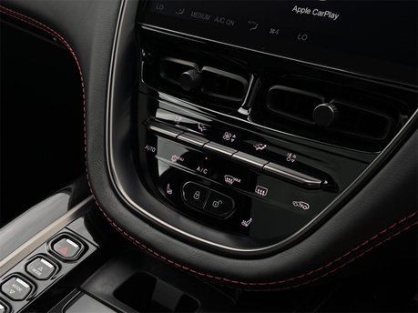 Aston Martin DBX V8 67