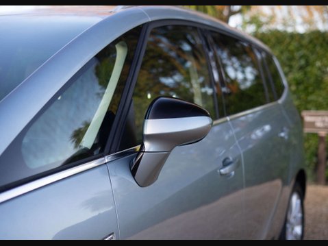 Vauxhall Zafira 2.0 Zafira Tourer SE CDTi 5dr 23
