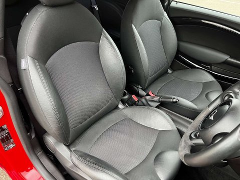 Mini Hatch 1.6 John Cooper Works 3dr 11