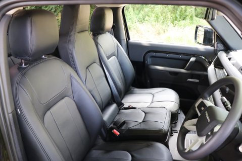 Defender 90 Commercial 8