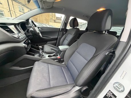 Hyundai TUCSON GDI SE NAV BLUE DRIVE 12