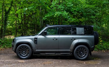 Land Rover Defender 110 OCTA EDITION ONE 3