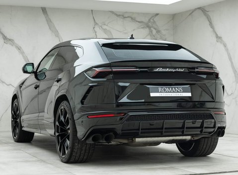 Lamborghini Urus 4