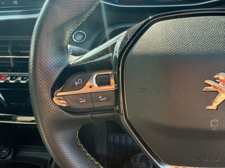 Peugeot e-208 GT PREMIUM 15