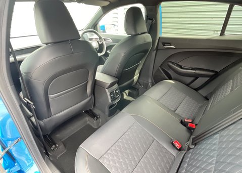 MG MG3 1.5 HYBRID+ TROPHY 17