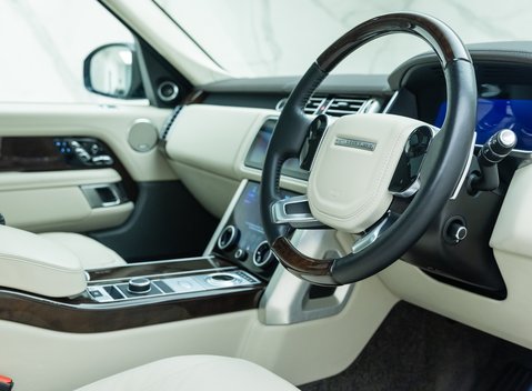 Land Rover Range Rover P525 V8 AUTOBIOGRAPHY LWB 9