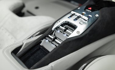 Ferrari SF90 Spider 33
