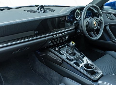 Porsche 911 GT3 Touring (992) 15