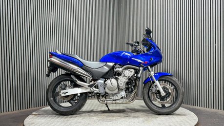 Honda CB 600 2001 ONLY 15K MOT OCTOBER 2027 VERY CLEAN 600CC 1
