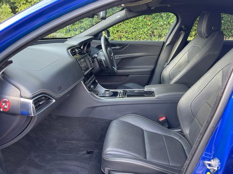 Jaguar XE 2.0i R-Sport Saloon 4dr Petrol Auto Euro 6 (s/s) (200 ps) 19