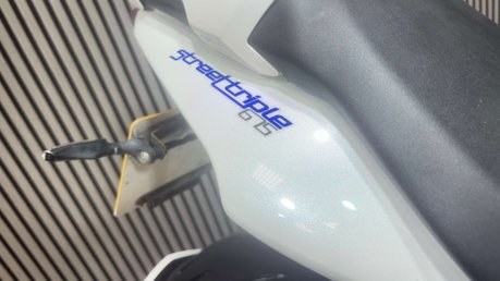 Triumph Street Triple 2014 27K NEW MOT SERVICED SCORPION EXHAUST NAKED 675CC TRIPLE 10