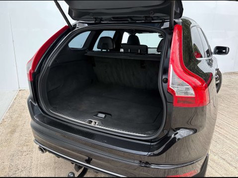 Volvo XC60 2.4 XC60 R-Design Luxury Nav D4 AWD Auto 4WD 5dr 19