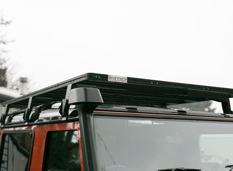 Land Rover Defender 90 Adventure 26