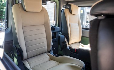 Land Rover Defender 110 Heritage Station Wagon 14