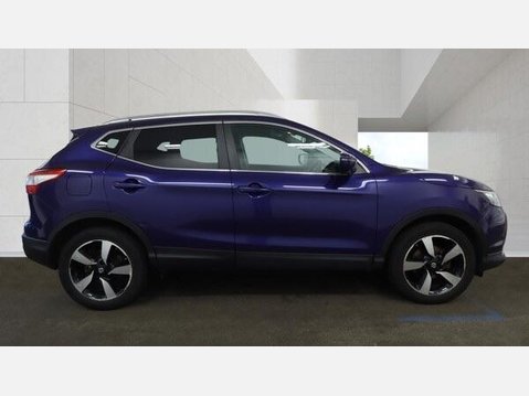 Nissan Qashqai 1.2 DIG-T N-Connecta 2WD Euro 6 (s/s) 5dr 3