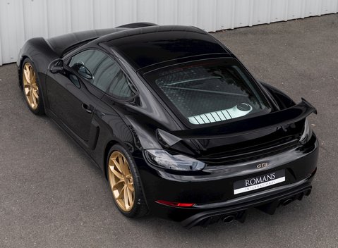 Porsche 718 Cayman GT4 9