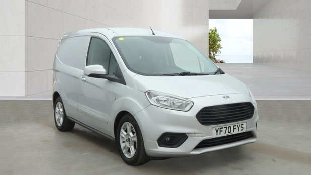 Ford Transit Courier SWB L1H1 Low Roof Limited Air Con Alloys Sensors EURO 6 NO VAT 2