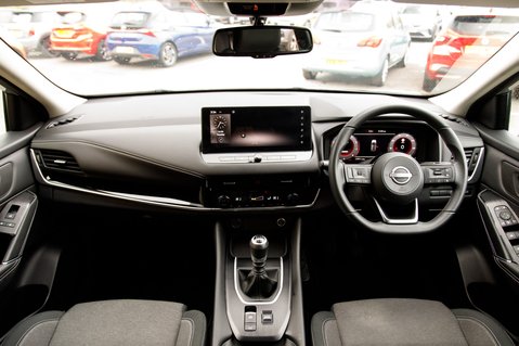 Nissan Qashqai DIG-T N-CONNECTA MHEV 3