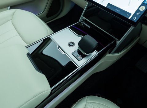 Land Rover Range Rover P550e Autobiography 25