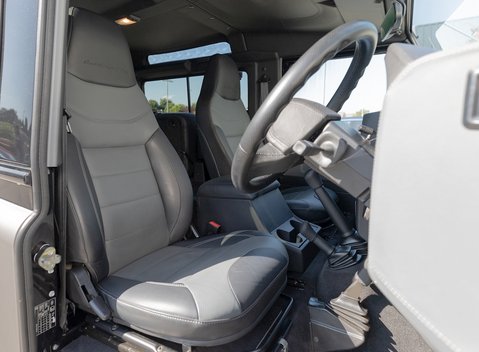 Land Rover Defender 90 Autobiography Edition 12