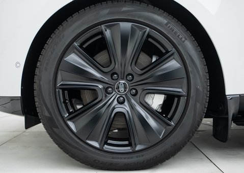 Land Rover Range Rover P440e SE 