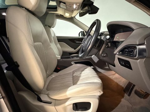 Jaguar F-Pace PORTFOLIO AWD 18
