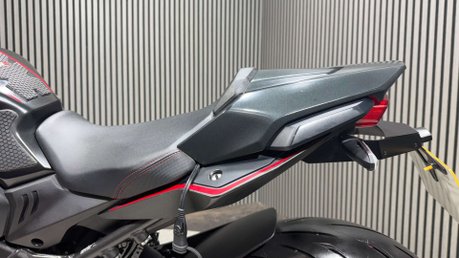 Honda CBR 2020 ONLY 790 MILES LONG MOT SERVICED SPORTS BIKE 650CC 38