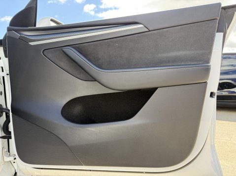 Tesla Model Y (Dual Motor) Long Range SUV 5dr Electric Auto 4WDE (384 bhp) 31