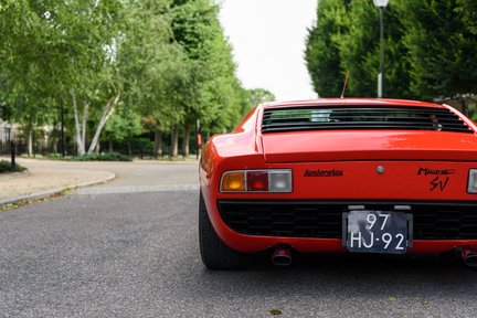 Lamborghini Miura P400 SV 23