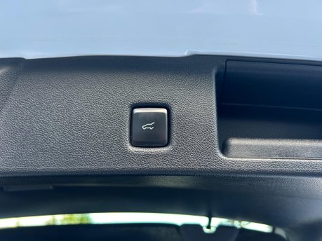 Ford Kuga 2.5h Duratec ST-Line X Edition CVT Euro 6 (s/s) 5dr 13