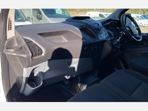 Ford Transit Custom 2.2 TDCi 290 Panel Van 5dr Diesel Manual L1 H1 (186 g/km, 98 bhp) 35