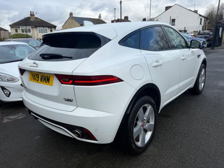 Jaguar E-Pace R-DYNAMIC SE 9