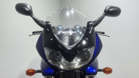 Suzuki Bandit 1200 2005 ONLY 21K NEW MOT SERVICED VERY CLEAN ICONIC MK2 NAKED 10