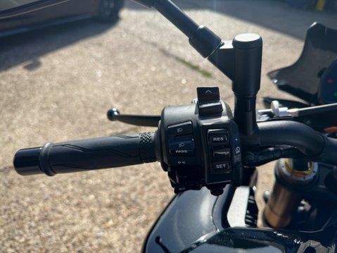 Yamaha MT-10 1000 SP Hyper-naked Euro 5 30