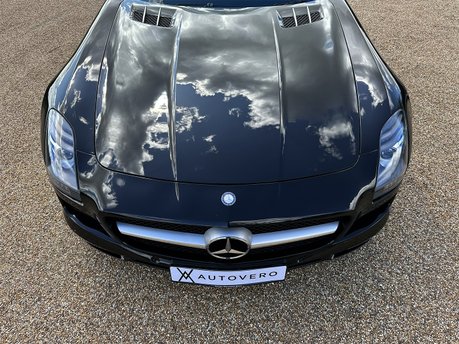 Mercedes-Benz SLS AMG Coupe 30