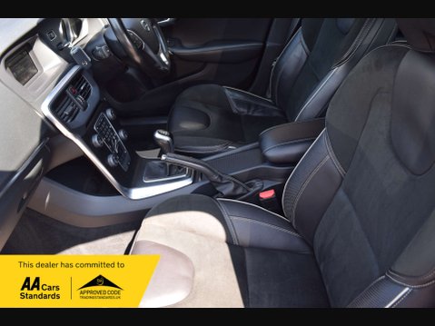 Volvo V40 2.0 V40 R-Design D2 5dr 24