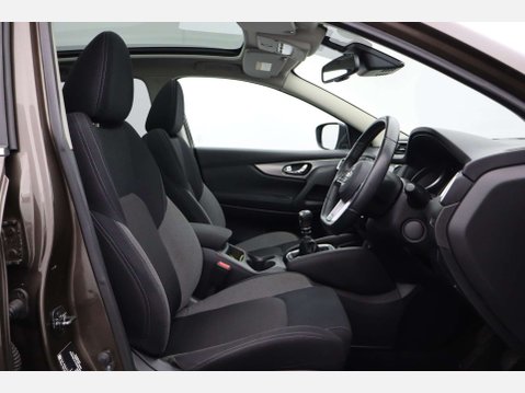 Nissan Qashqai 1.2 Qashqai N-Connecta DiG-T 5dr 13