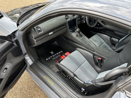 Porsche 718 CAYMAN GT4 RS PDK 57