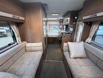 Elddis Majestic 254 2 Belt|4 Berth|Transverse Island Bed|Kitchen|Bathroom|Large Fridge Freezer 8