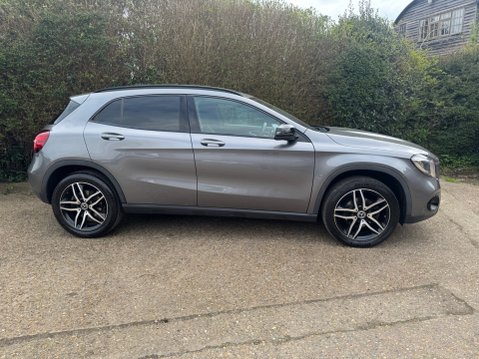 Mercedes-Benz GLA Class GLA 180 URBAN EDITION 2