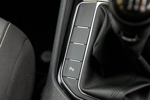 Volkswagen Golf SV GT TSI 34