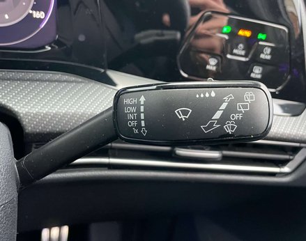 Volkswagen Golf 1.5 Golf R-Line TSI 5dr 64